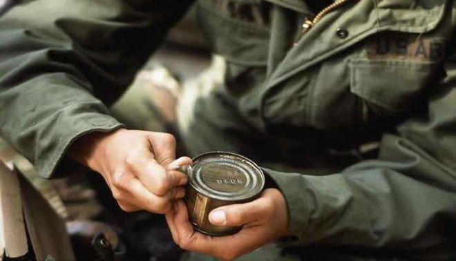 200架戰機剛做好輪胎就裂了！30人被抓，軍工廠封門倒閉(圖1)