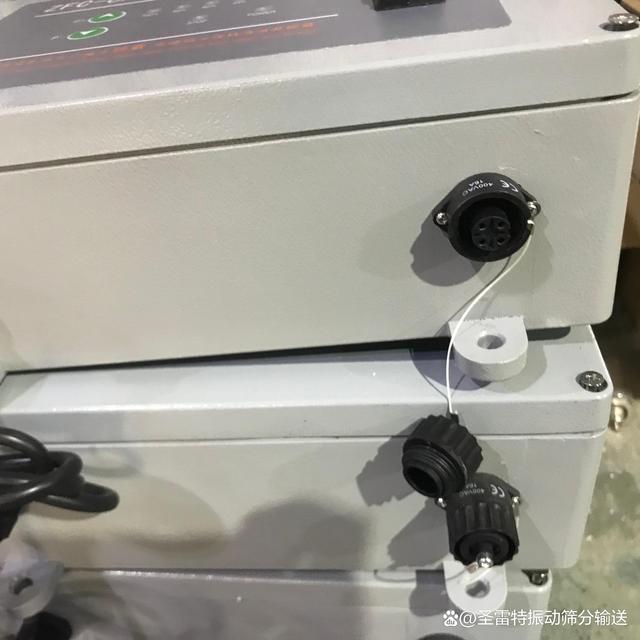 正負極材料篩分用超聲波控制電源箱你認識幾種?(圖4) 正負極材料篩分用超聲波控制電源箱你認識幾種?(圖4)