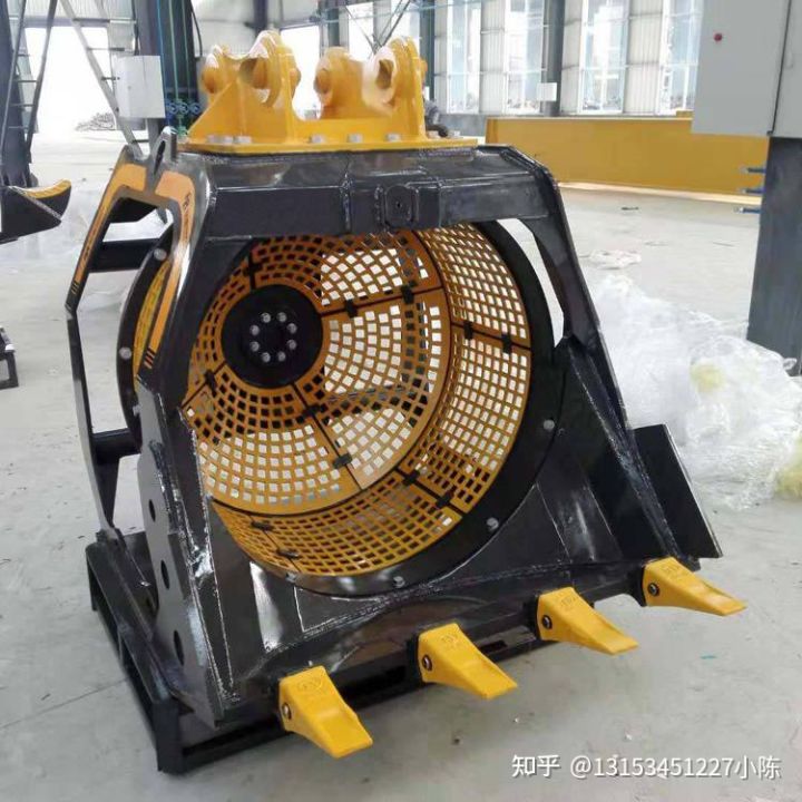 云南挖機帶篩分斗360度旋轉篩分斗設備可定制(圖3) 云南挖機帶篩分斗360度旋轉篩分斗設備可定制(圖3)