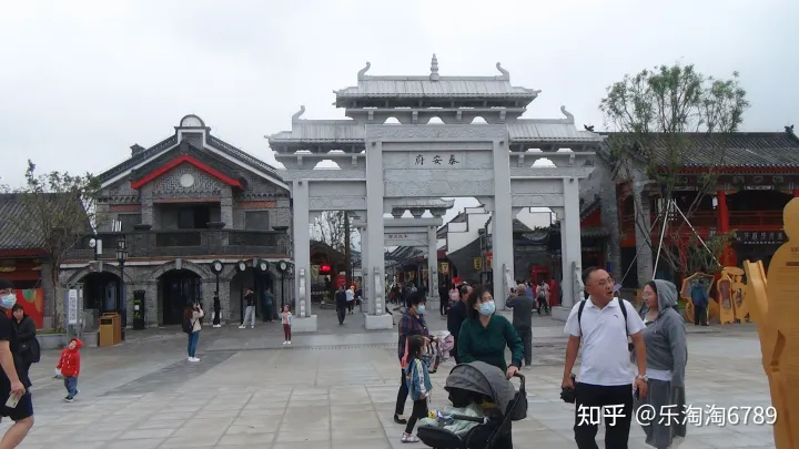 泰安：泰山南麓又一新建景點(diǎn)開放，美食滿街，不失古味，不丟今味，成為又一網(wǎng)紅打卡地，這地方忒管了！(圖1)