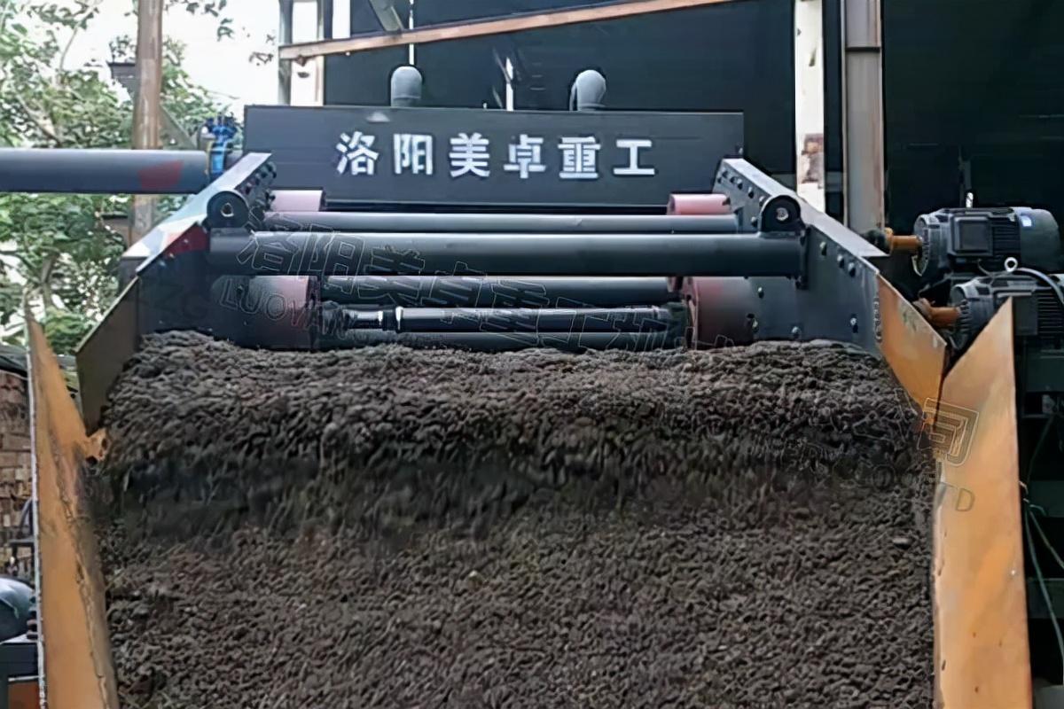 怎么解決螺旋洗砂機出砂帶水?(圖1) 怎么解決螺旋洗砂機出砂帶水?(圖1)