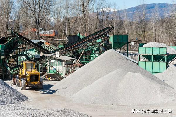 洗沙場為何“暴利”?水洗砂生產線告訴你:低投入高收益(圖1) 洗沙場為何“暴利”?水洗砂生產線告訴你:低投入高收益(圖1)