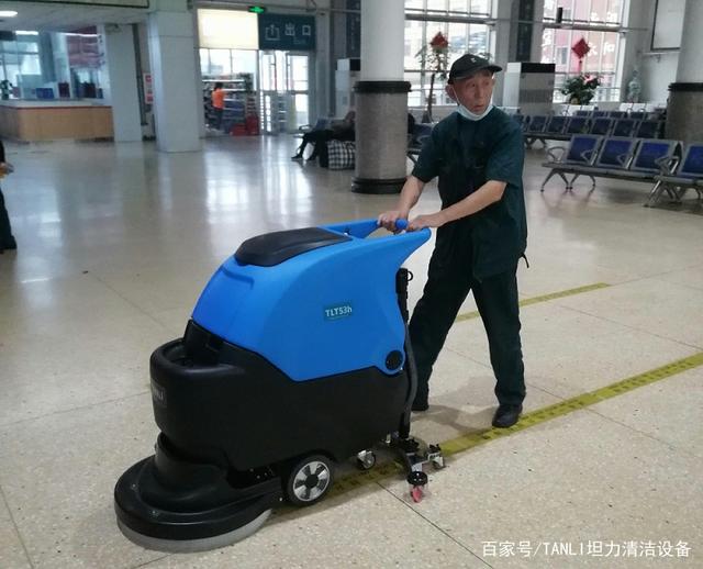 輪胎廠的保潔清洗機器手推式洗地機的維護保養(圖1) 輪胎廠的保潔清洗機器手推式洗地機的維護保養(圖1)