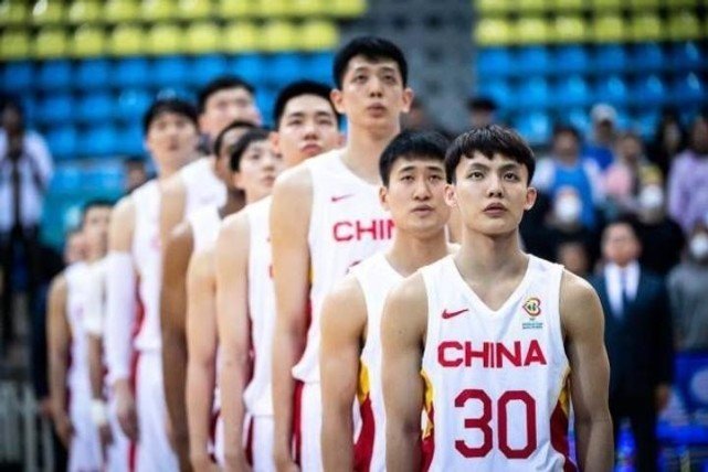 郭昊文正式加入中國男籃！后衛線面臨洗牌，杜鋒或拿三少開刀(圖2)