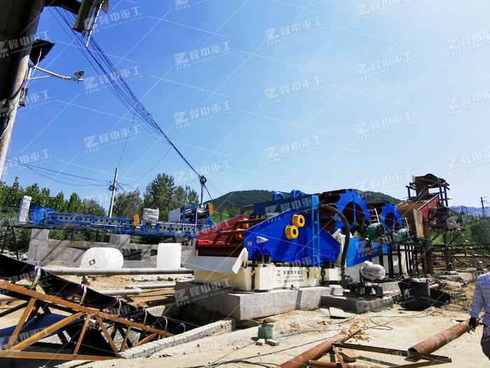 新型移動(dòng)洗沙機(jī)性能優(yōu)勢(shì)，多少錢(qián)一臺(tái)？(圖1)