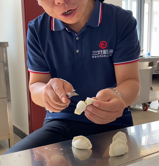 想做餃子加工廠，應該怎么選擇餃子機相關設備？(圖3)