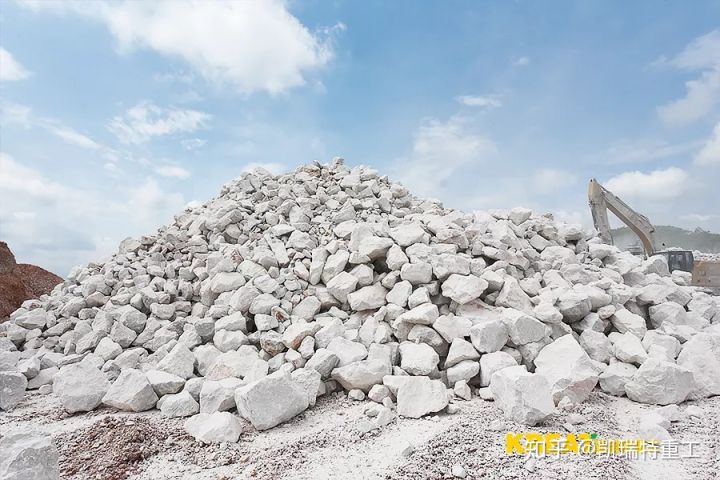 石灰石生產(chǎn)機(jī)制砂,選哪款設(shè)備最佳?(圖3) 石灰石生產(chǎn)機(jī)制砂,選哪款設(shè)備最佳?(圖3)